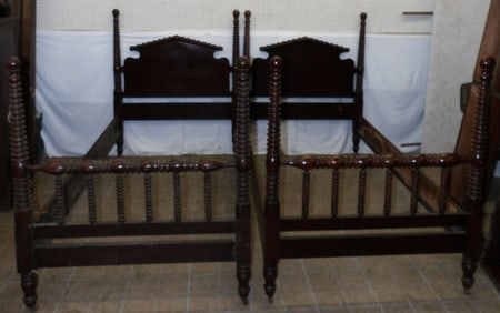 Pair of Mahogany Jenny Lind Style Twin Beds by Drexel with Rails
