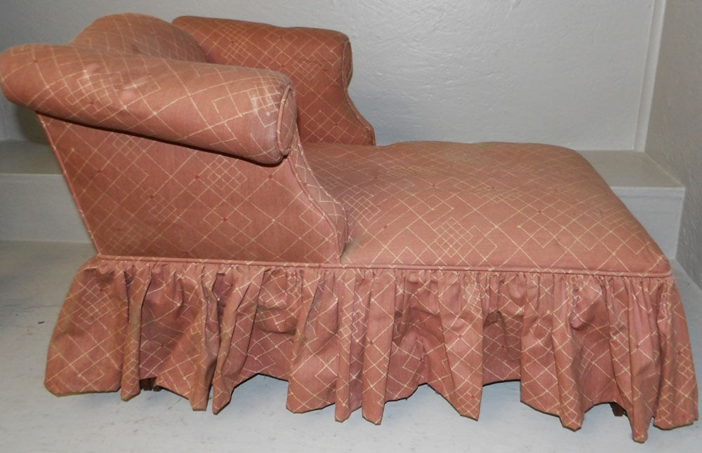 Upholstered Doll Chase Lounge (1 of 4)