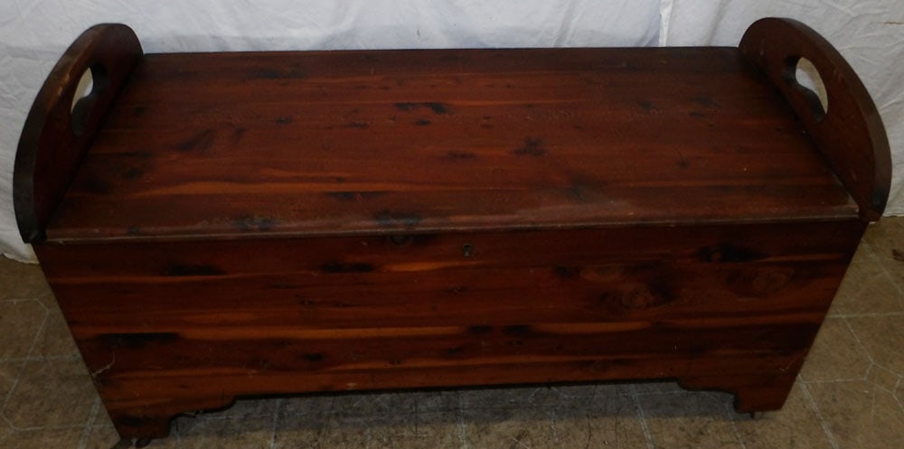 Antique Cedar Blanket Chest (1 of 8)