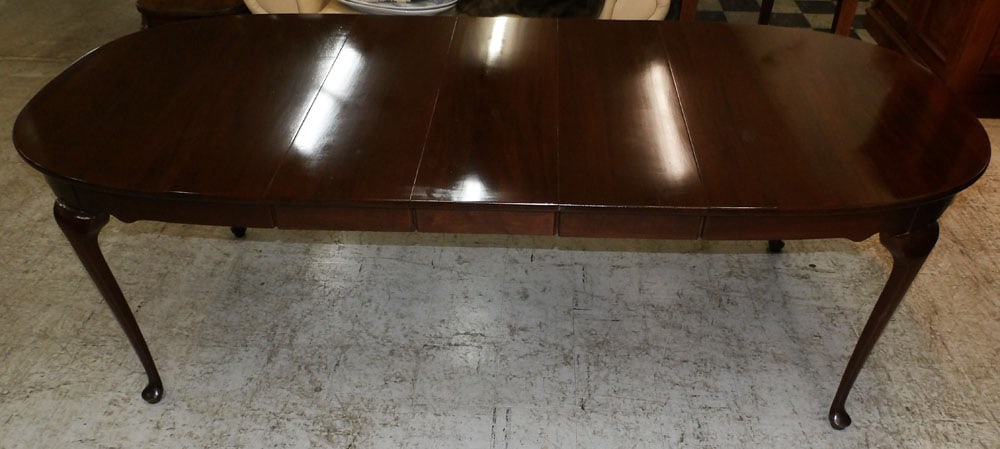 mahogany Queen Anne style dining table with 3 leaves by Craftique (1 of 6)