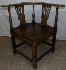 19th Century English Oak Corner Chair