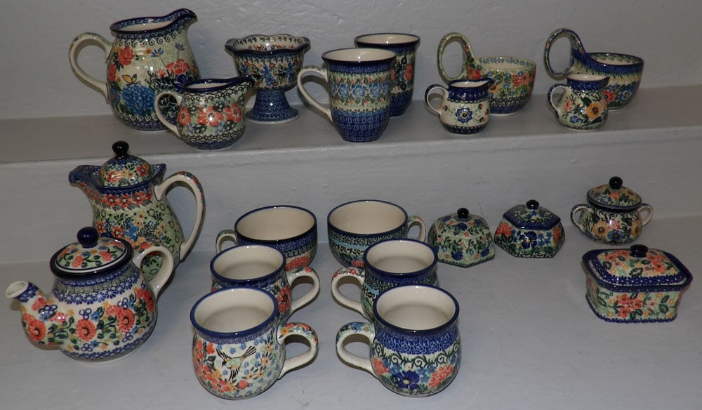 lot of hand painted polish pottery items (1 of 4)