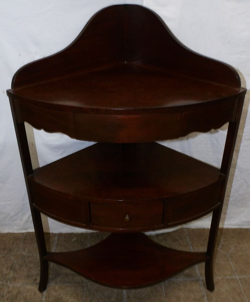 Mahogany Corner Washstand: Mahogany Corner Washstand . 38 1/2" H 25" W 18" D ALL DESCRIPTIONS AND ANY CONDITION STATEMENT GIVEN BY LANGSTON AUCTION GALLERY ARE STRICTLY OPINIONS AND LANGSTON'S SHALL HAVE NO RESPONSIBILITY FOR E