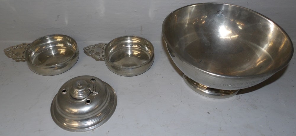 Four Pieces of Colonial Williamsburg Pewter (1 of 7)