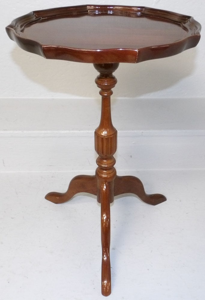 Cherry Pie Crust Top Whisky Stand by Bombay (1 of 3)