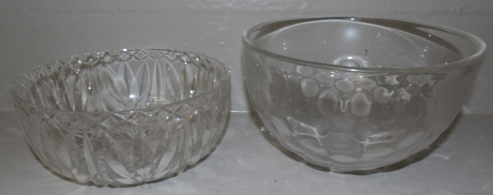 Orrefors & Waterford Crystal Bowls: Orrefors & Waterford Crystal Bowls. Up to 5 1/4" H 8 1/4" Dia. ALL DESCRIPTIONS AND ANY CONDITION STATEMENT GIVEN BY LANGSTON AUCTION GALLERY ARE STRICTLY OPINIONS AND LANGSTON'S SHALL HAVE NO RESPONS