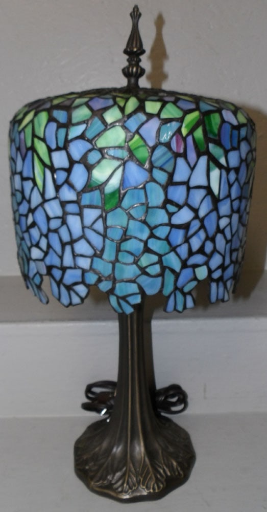 Leaded Stain Glass Tiffany Style Lamp: Leaded Stain Glass Tiffany Style Lamp . 21" H 10" Dia. ALL DESCRIPTIONS AND ANY CONDITION STATEMENT GIVEN BY LANGSTON AUCTION GALLERY ARE STRICTLY OPINIONS AND LANGSTON'S SHALL HAVE NO RESPONSIBILITY 