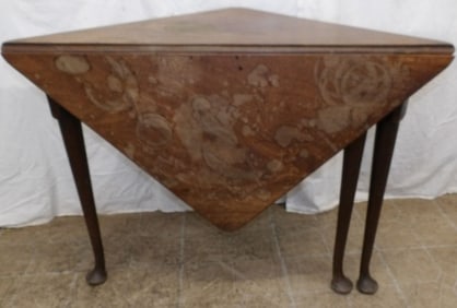 19th Century Mahogany Queen Anne Drop Leaf Corner Table