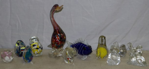 Lot of Fenton Bird & Art Glass Paperweights