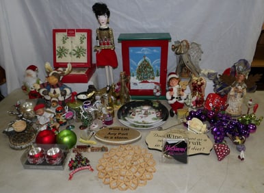 Lot of Christmas Decorative Items