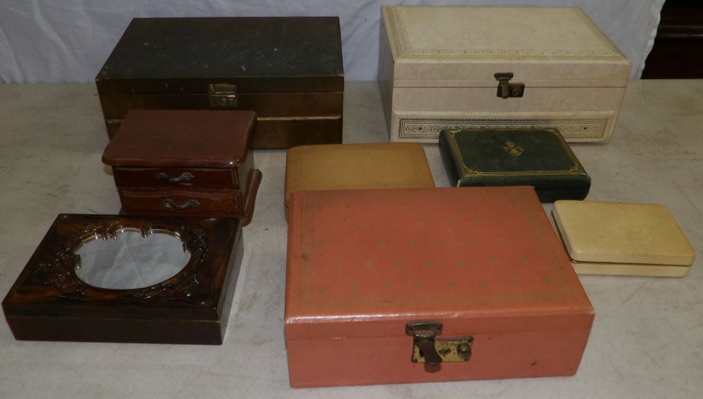 Lot of Vintage Dresser Boxes (1 of 4)