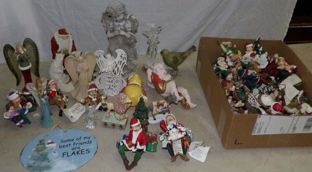 Lot of Resin Figurines: Lot of Resin Figurines . Up to 12" H 4" Dia. ALL DESCRIPTIONS AND ANY CONDITION STATEMENT GIVEN BY LANGSTON AUCTION GALLERY ARE STRICTLY OPINIONS AND LANGSTON'S SHALL HAVE NO RESPONSIBILITY FOR ERRORS
