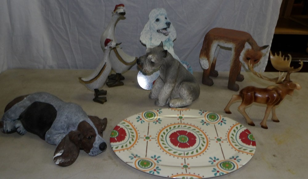 Lot of Resin Decorative Items: Lot of Resin Decorative Items . Up to 15" H 7" W 5" D ALL DESCRIPTIONS AND ANY CONDITION STATEMENT GIVEN BY LANGSTON AUCTION GALLERY ARE STRICTLY OPINIONS AND LANGSTON'S SHALL HAVE NO RESPONSIBILITY F