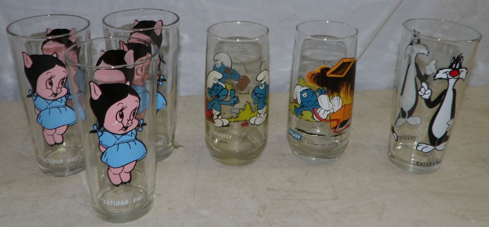 Lot of Vintage Warner Bros. Glasses (1 of 4)