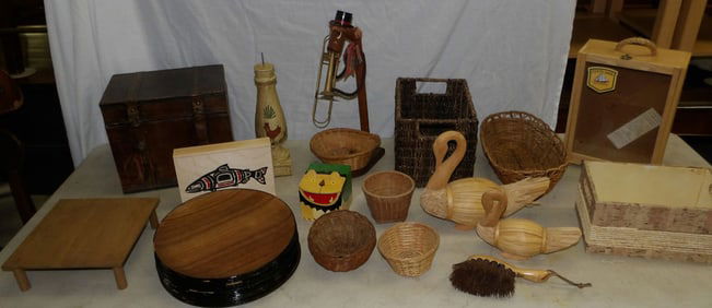 Lot of Baskets & Wood Items