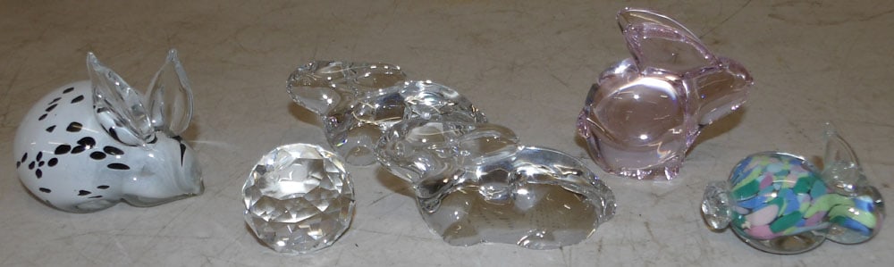 lot of glass bunny paperweights: lot of glass bunny paperweights . Up to 2 1/4" H 3" W ALL DESCRIPTIONS AND ANY CONDITION STATEMENT GIVEN BY LANGSTON AUCTION GALLERY ARE STRICTLY OPINIONS AND LANGSTON'S SHALL HAVE NO RESPONSIBILITY F