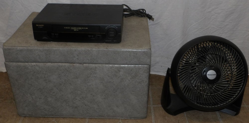 Lot of Household Items (1 of 4)