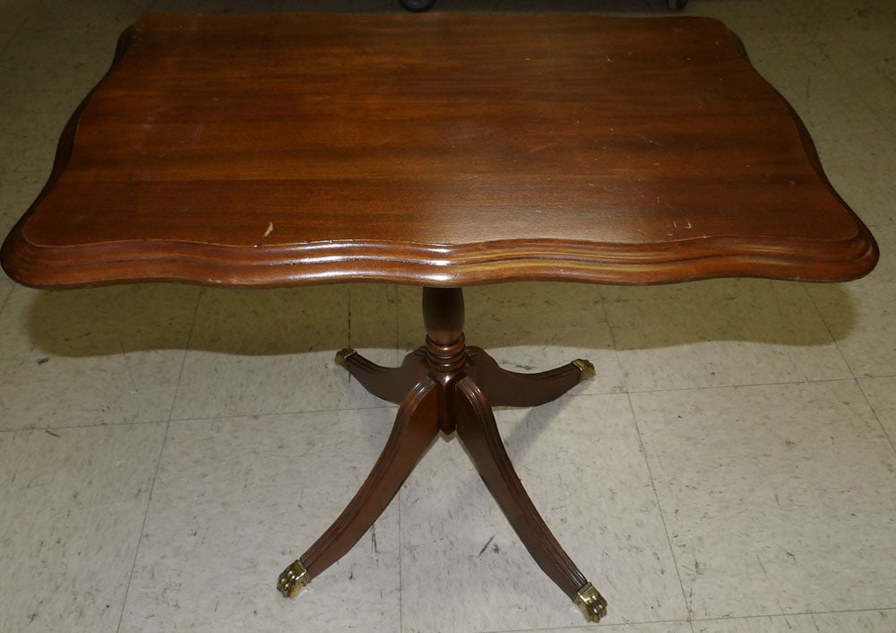 Walnut Stand: Walnut Stand . 20" H 21 1/2" W 13" D ALL DESCRIPTIONS AND ANY CONDITION STATEMENT GIVEN BY LANGSTON AUCTION GALLERY ARE STRICTLY OPINIONS AND LANGSTON'S SHALL HAVE NO RESPONSIBILITY FOR ERRORS OR OMIS