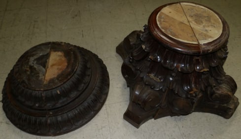 2 carved wood brackets