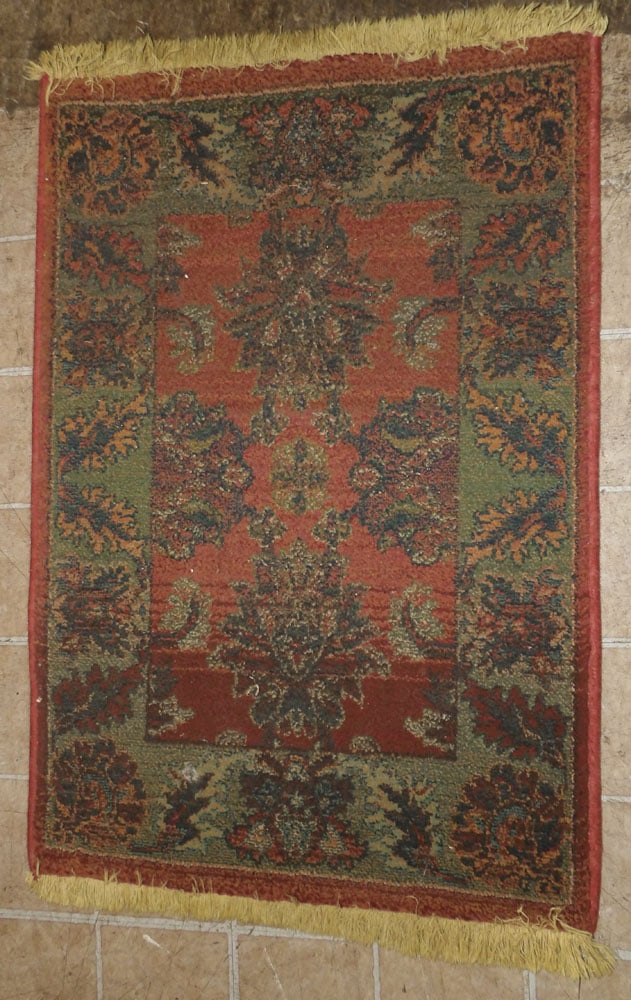 2' x 3' 1" Machine Made Rug (1 of 4)