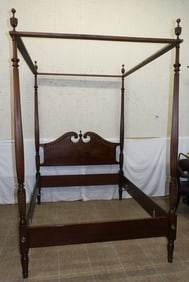 Carved Mahogany Reeded Post Full Size Bed with Rails