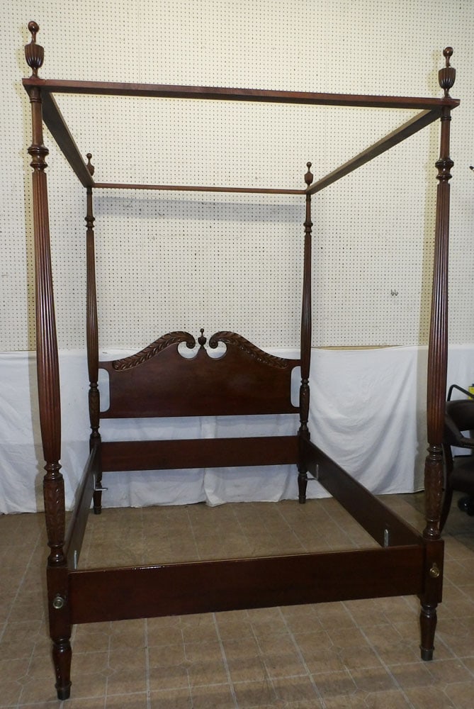 Carved Mahogany Reeded Post Full Size Bed with Rails (1 of 5)