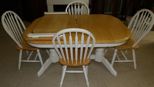 Five Piece Maple Dining Table with Chairs & One Leaf