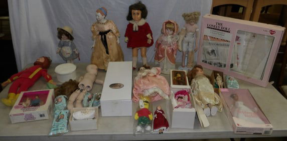 Lot of Dolls