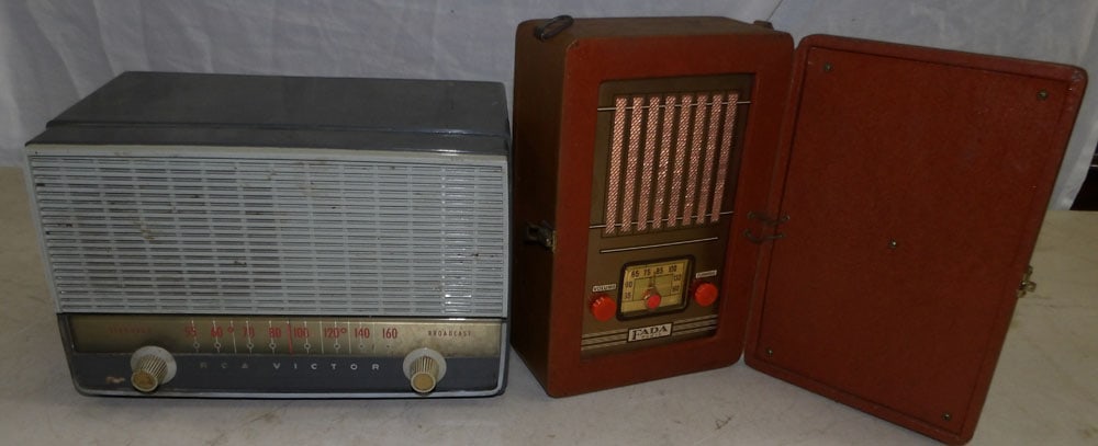 Vintage RCA Victor Radio & Vintage Fada Radio (1 of 9)