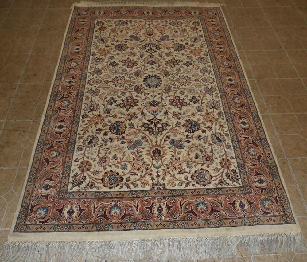 4' 2" x 6' 9" Oriental Rug (1 of 4)