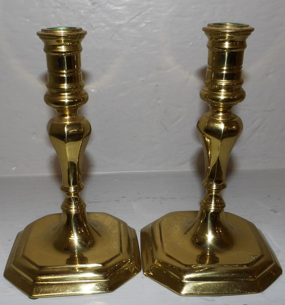 Pair of Brass Candlesticks by Virginia Metalcrafters: Pair of Brass Candlesticks by Virginia Metalcrafters. 7" H 4" Dia.