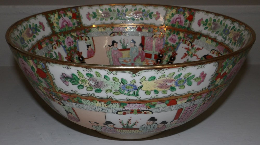 Oriental Porcelain Bowl Signed with Character Marks (1 of 6)