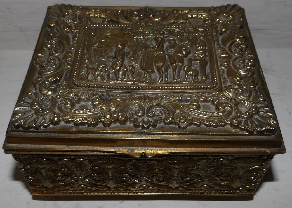 Brass High Relief Dresser Box (1 of 6)