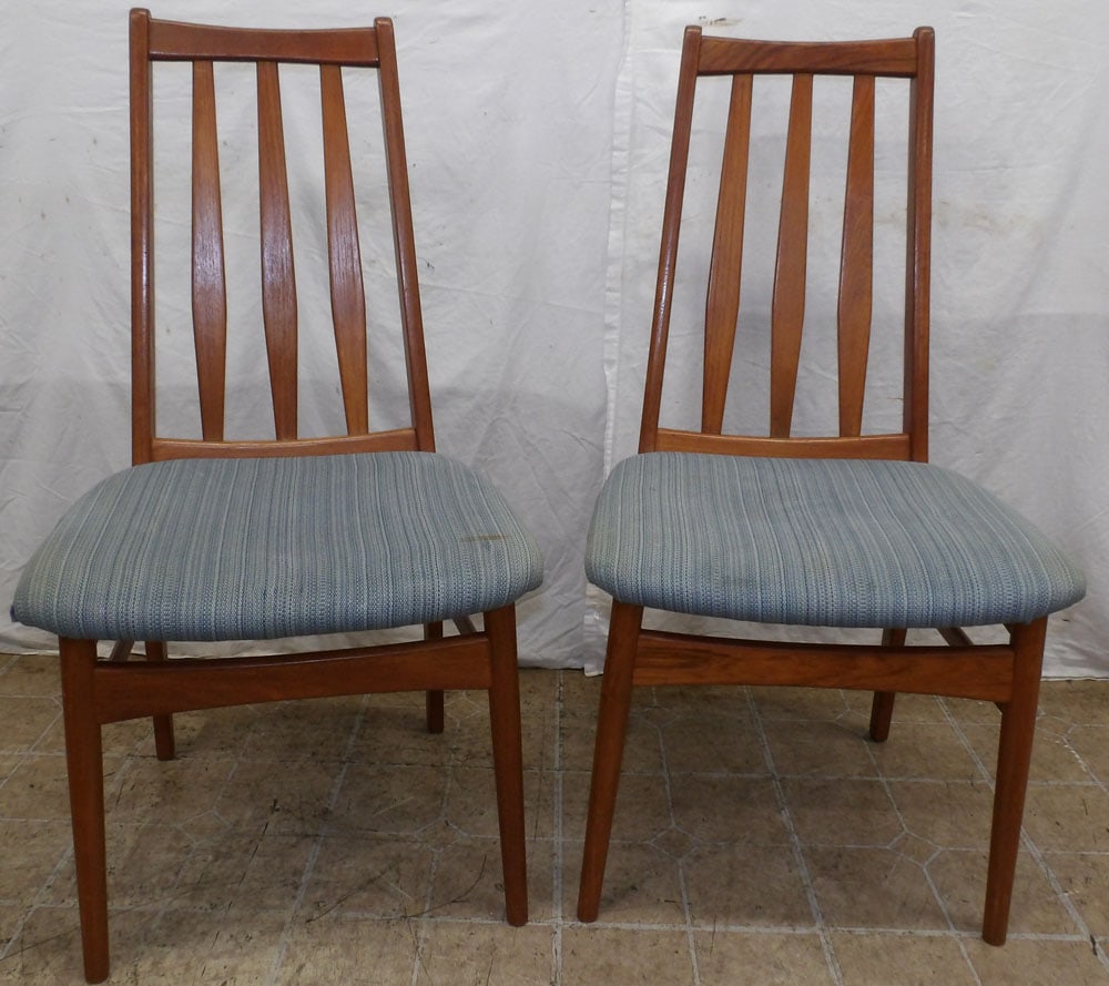 Pair of Mid Century Modern Teak Wood Side Chairs: Pair of Mid Century Modern Teak Wood Side Chairs . 39 1/4" H 19 1/2" W 18 1/2" D