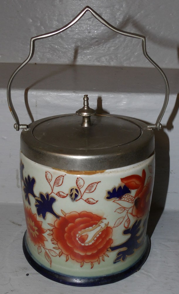Mason's Style Painted Porcelain & Silverplated Biscuit Jar: Mason's Style Painted Porcelain & Silverplated Biscuit Jar. 6 1/4" H 5 1/2" Dia
