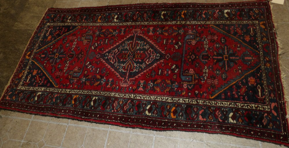 3' 7" x 6' 10" Hand Made Oriental Rug: 3' 7" x 6' 10" Hand Made Oriental Rug.