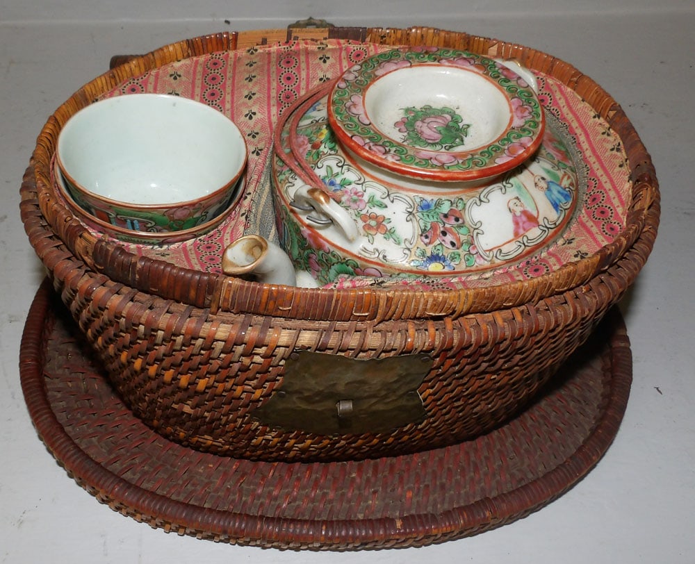 19th Century Rose Medallion Tea Pot With Cups In Original Basket: 19th Century Rose Medallion Tea Pot With Cups In Original Basket. 6" H 10 1/2" W 7 1/2" D