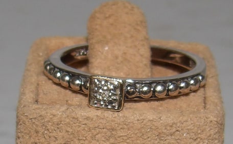 14 Kt White & Yellow Gold Ring With Diamond Chips