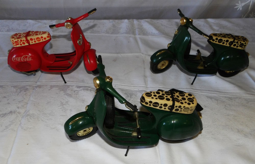 Lot Vintage Limited Edition Xonex Coca Cola Scooters: Lot Vintage Limited Edition Xonex Coca Cola Scooters. Up to 6" H 10" W ALL DESCRIPTIONS AND ANY CONDITION STATEMENT GIVEN BY LANGSTON AUCTION GALLERY ARE STRICTLY OPINIONS AND LANGSTON'S SHALL HAVE NO