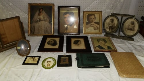 Lot Vintage Photos