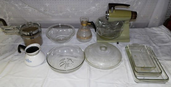 Lot Glass Items