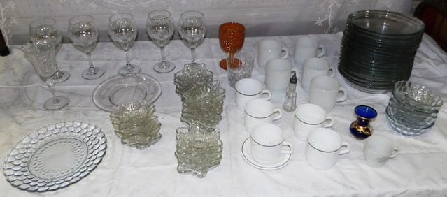 Lot Glass Items