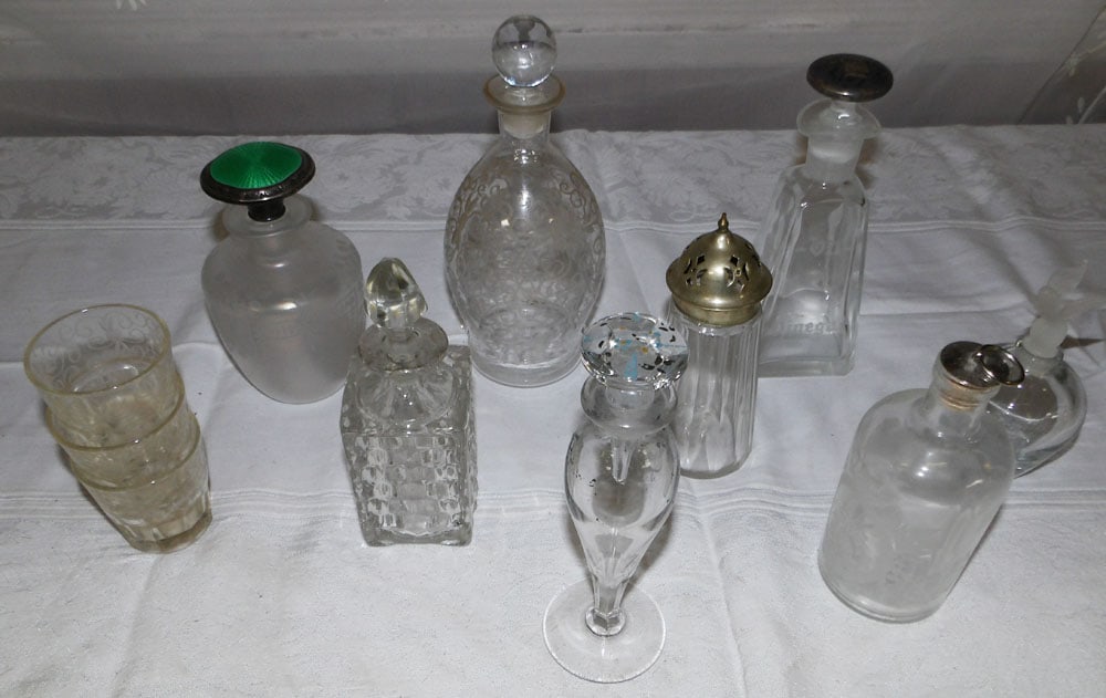 Lot Glass Decanters - Perfume & Scent Bottles (1 of 3)