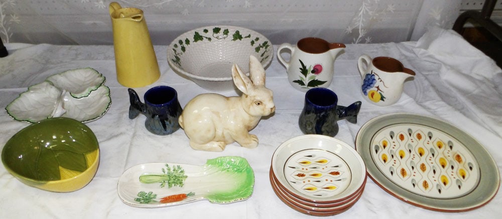 Lot Pottery Items: Lot Pottery Items. Up to 4" H 12" W 6" D ALL DESCRIPTIONS AND ANY CONDITION STATEMENT GIVEN BY LANGSTON AUCTION GALLERY ARE STRICTLY OPINIONS AND LANGSTON'S SHALL HAVE NO RESPONSIBILITY FOR ERRORS OR