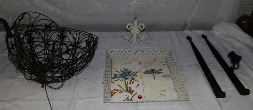 Lot Metal Ware: Lot Metal Ware. Up to 14 1/2” x 12” ALL DESCRIPTIONS AND ANY CONDITION STATEMENT GIVEN BY LANGSTON AUCTION GALLERY ARE STRICTLY OPINIONS AND LANGSTON'S SHALL HAVE NO RESPONSIBILITY FOR ERR