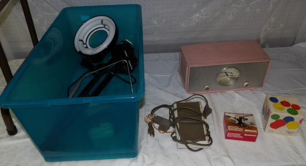 Lot Household Items (1 of 3)