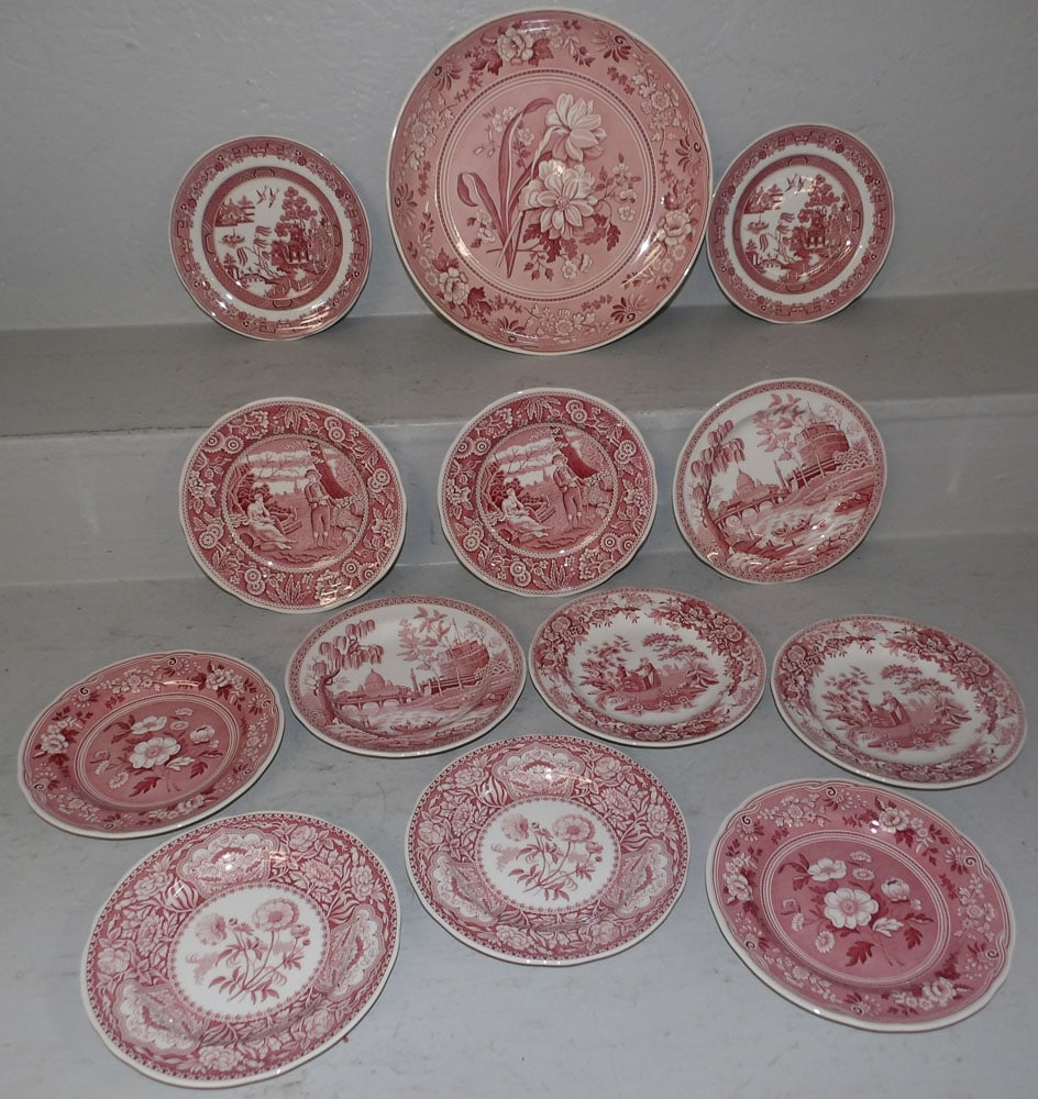 Lot of Spode Dessert Plates & Bowl: Lot of Spode Dessert Plates & Bowl. Up to 11 3/4" Dia. ALL DESCRIPTIONS AND ANY CONDITION STATEMENT GIVEN BY LANGSTON AUCTION GALLERY ARE STRICTLY OPINIONS AND LANGSTON'S SHALL HAVE NO RESPONSIBILITY