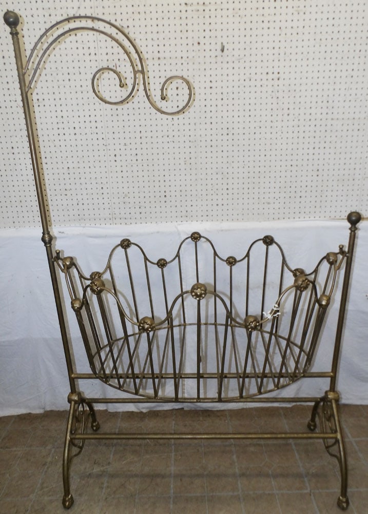 Painted Wrought Iron Baby Crib: Painted Wrought Iron Baby Crib. 75 1/2" H 50" W 32" D ALL DESCRIPTIONS AND ANY CONDITION STATEMENT GIVEN BY LANGSTON AUCTION GALLERY ARE STRICTLY OPINIONS AND LANGSTON'S SHALL HAVE NO RESPONSIBILITY F