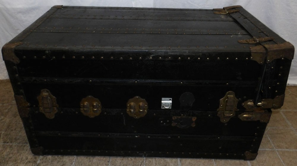 Vintage Travel Trunk: Vintage Travel Trunk. 39" H 20 1/2" W 23" D ALL DESCRIPTIONS AND ANY CONDITION STATEMENT GIVEN BY LANGSTON AUCTION GALLERY ARE STRICTLY OPINIONS AND LANGSTON'S SHALL HAVE NO RESPONSIBILITY FOR ERRORS 