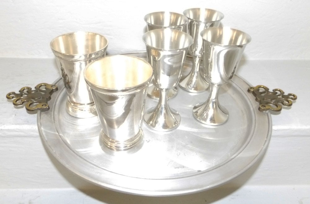 Lot Pewter Items: Lot Pewter Items. Up to 19" x 14 1/2" ALL DESCRIPTIONS AND ANY CONDITION STATEMENT GIVEN BY LANGSTON AUCTION GALLERY ARE STRICTLY OPINIONS AND LANGSTON'S SHALL HAVE NO RESPONSIBILITY FOR ERRORS OR OMI